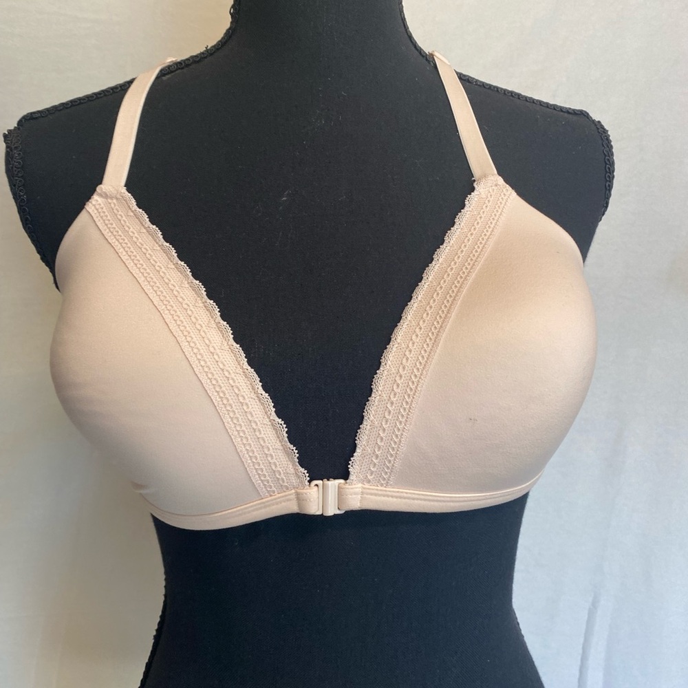 Xhilaration Soft Beige Lace Accent Bra